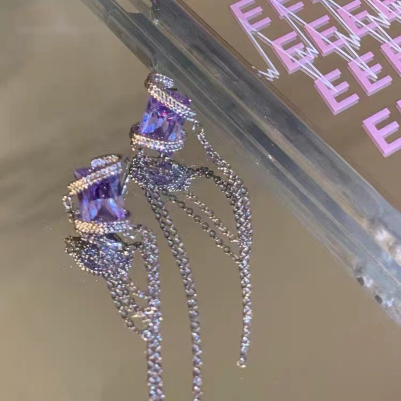 Bông Tai Dáng Dài Đính Đá Phối Tua Rua Xinh Xắn Thời Trang