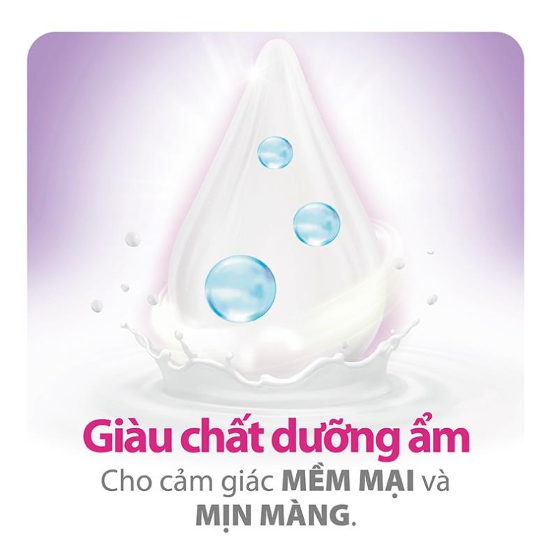 Dung Dịch Vệ Sinh Phụ nữ Lactacyd Soft & Silky Dưỡng Ẩm 250ml