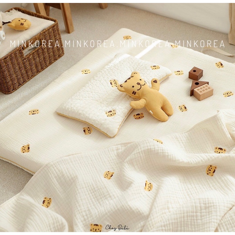 ₪CHĂN - GỐI SƠ SINH ÔM THẢM LÓT ĐỆM NGỦ GẤP GỌN HỔ VÀNG 2022 CHEZBEBE MADE IN KOREA
