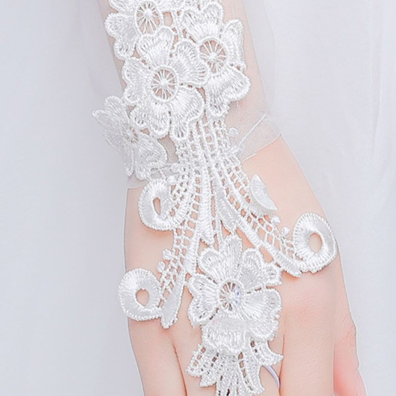 Găng tay lưới dài phối ren hoa ngọt ngào cho cô dâu