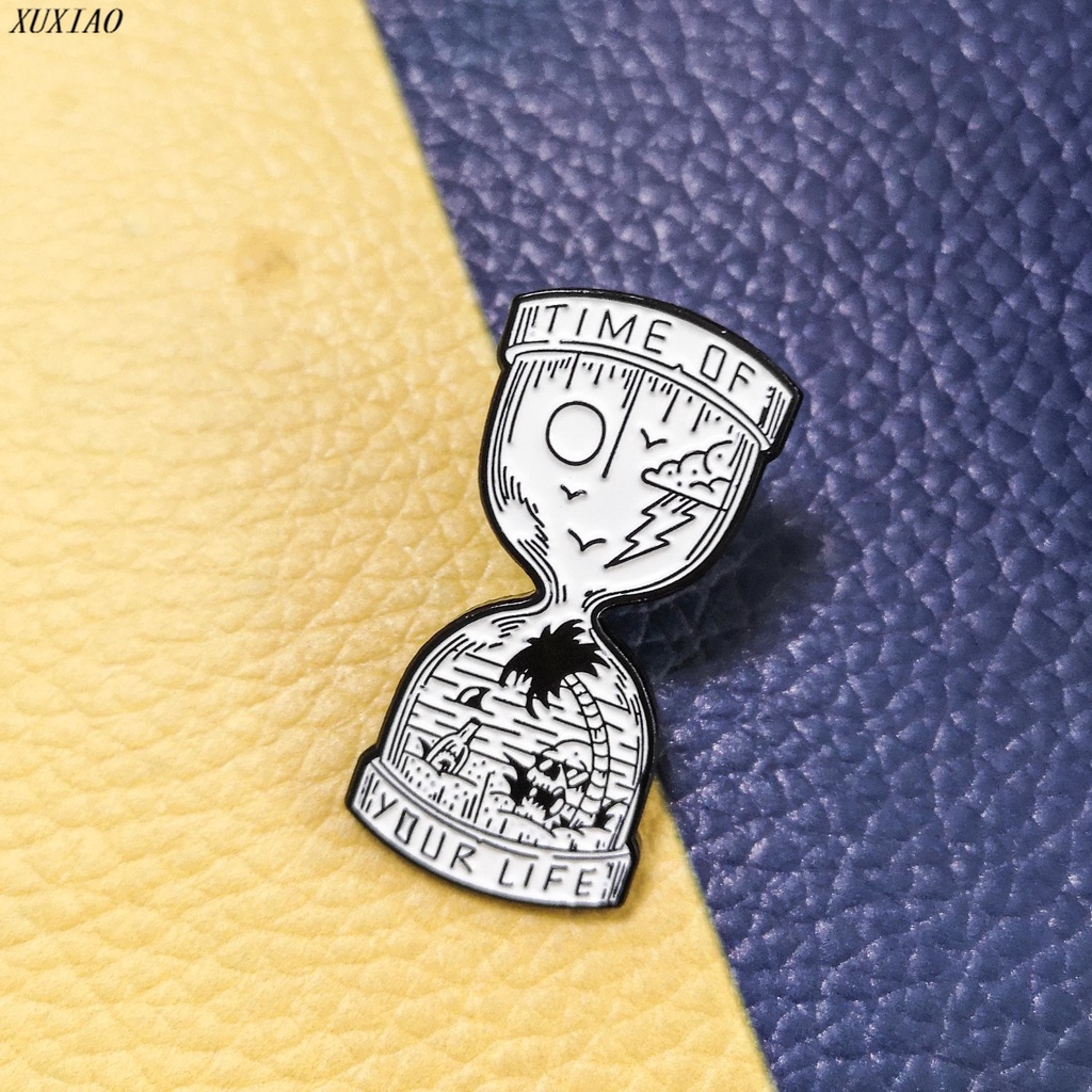 Ghim Cài Áo Hình Đồng Hồ Cát Màu Trắng Đen Phong Cách Punk Đơn Giản Thích Hợp Làm Quà Tặng Cho Bạn Bè