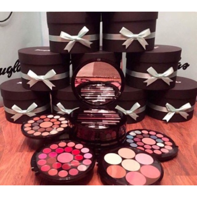 XẢ KHO THU HỒI VỐN_BỘ TRANG ĐIỂM THẦN THÁNH Douglas" của Thế giới  makeup_Hàng Xách Tay Đức_ | BigBuy360 - bigbuy360.vn