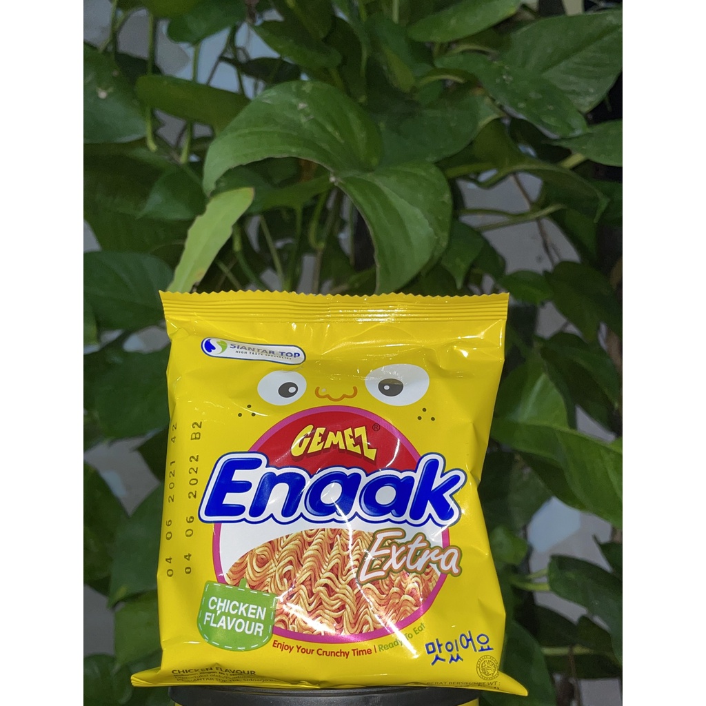 Snack Mì Hương Gà - Snack Noodle Chicken Flavor Gemez Enaak Extra (Hộp 24 gói x 30g)