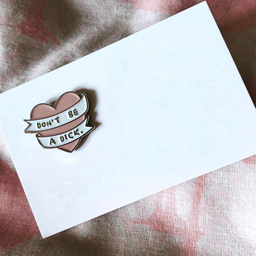 Ghim cài áo hình trái tim xinh xắn dành cho nữ