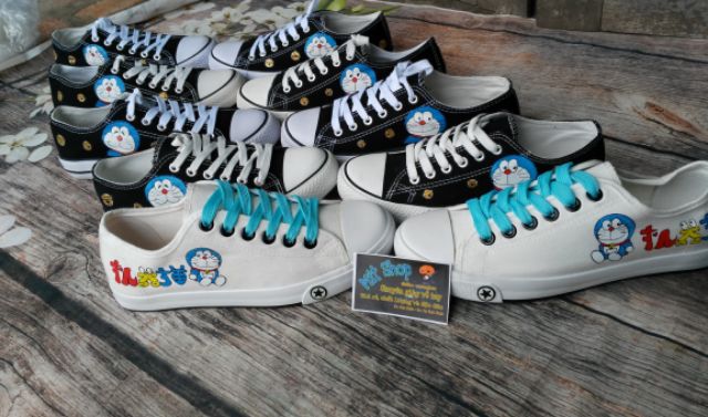 Giày  vẽ tay Mon ú