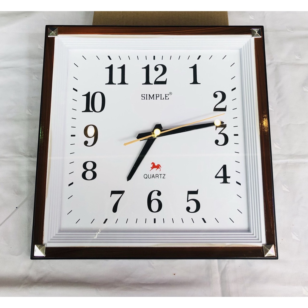 Đồng hồ treo tường vuông 35cm, số in