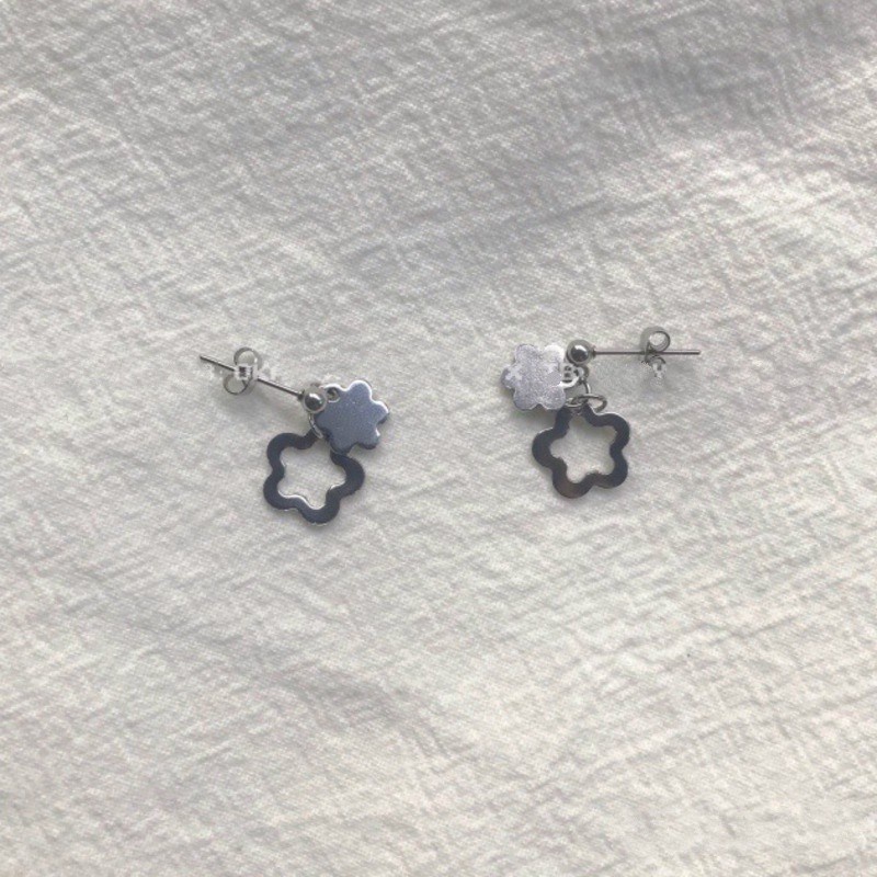 Khuyên Tai Hình Hoa Bằng Thép Titan  191106Khuyên Tai Dạng Móc Hình Bông Hoa Nhỏ Dễ Thương