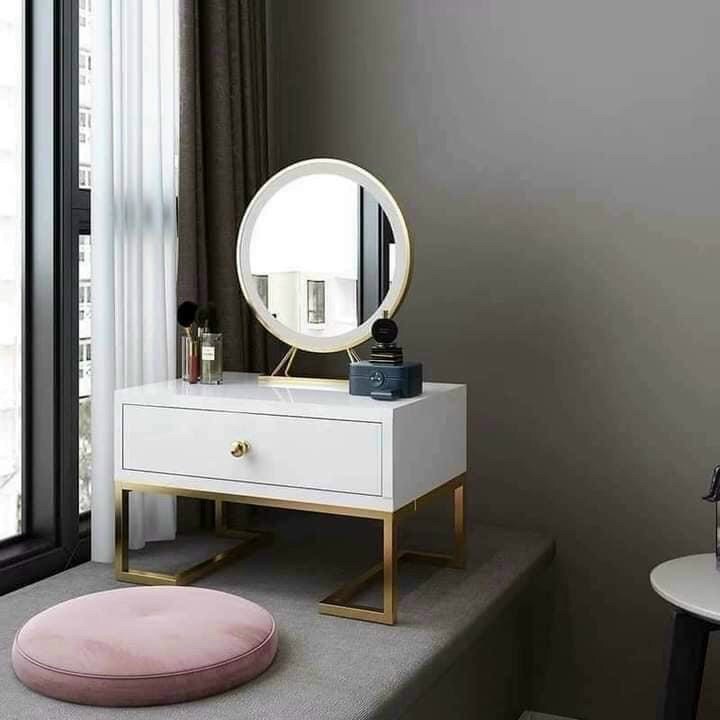 Bàn trang điểm mini ngồi bệt có đèn led - Nội thất Chani