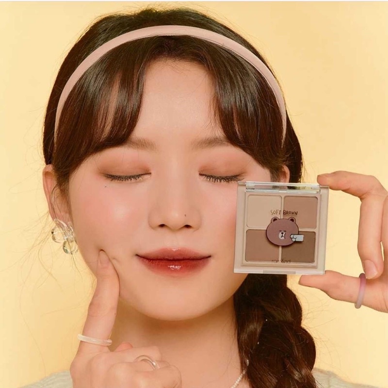 Phấn mắt 4 ô Merzy/ Black rouge/Romand