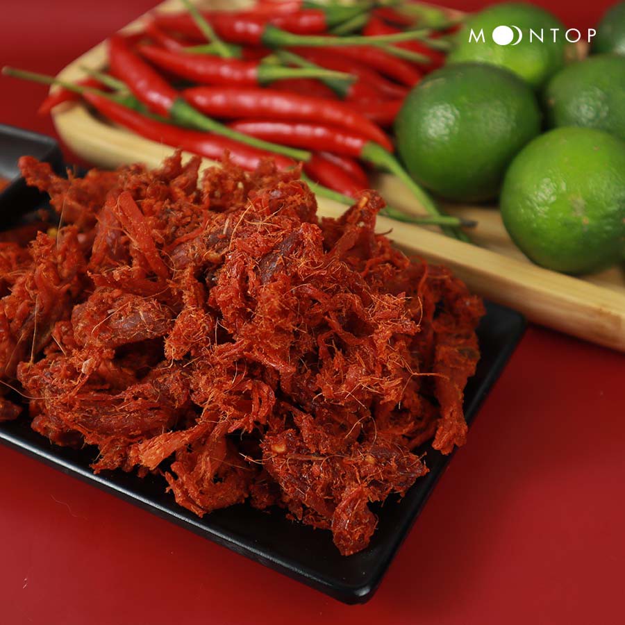 KHÔ BÒ SỢI SẢ ỚT THỢ SĂN (gà giả bò) - Hảo hạng loại 1 - Thịt khô homemade Moontop - Chất từng miếng thịt! | BigBuy360 - bigbuy360.vn