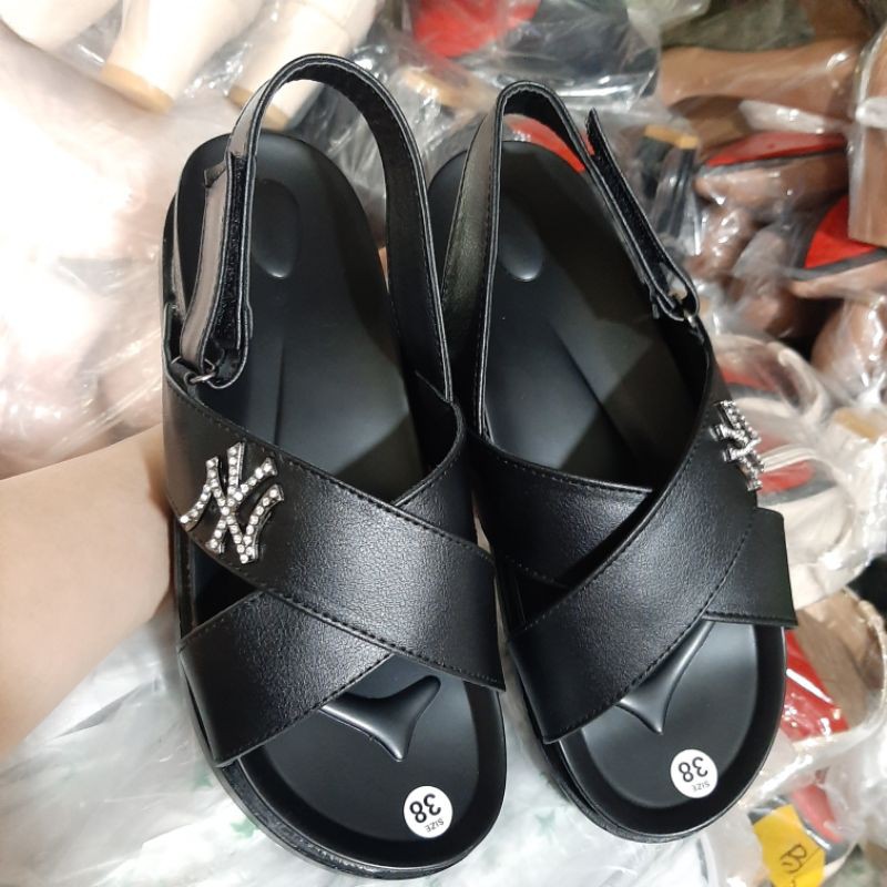 Sandal nữ quai dán siêu nhẹ mẫu mới nhất