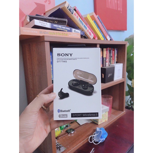 Tai nghe bluetooth D77 TWS thiết kế ôm sát tai hơn so với phiên bản D76