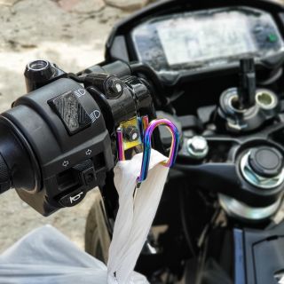 Móc treo đồ Titan lắp tay lái Raider - Satria và các loại xe