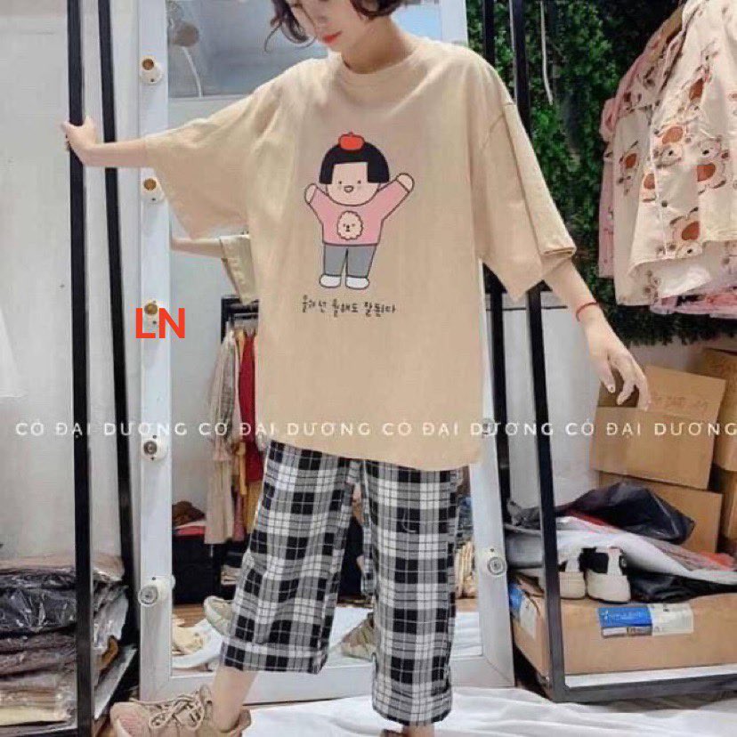 Set áo phông cô gái và quần caro