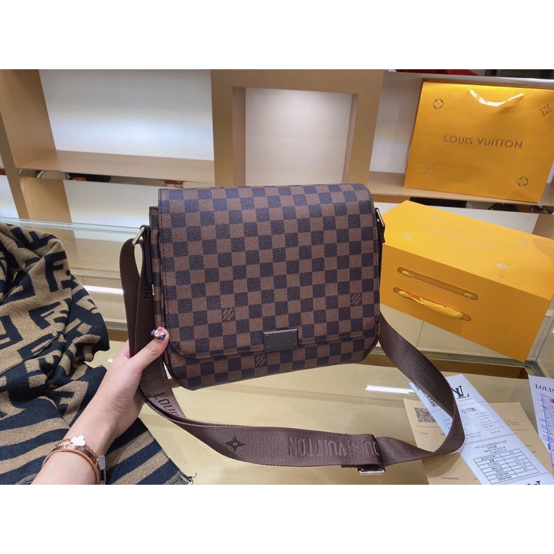 Cặp nam L.V siêu đẹp ,chất da dày dặn,size25, phom dáng chuẩn,hàng cực chất spsl | BigBuy360 - bigbuy360.vn