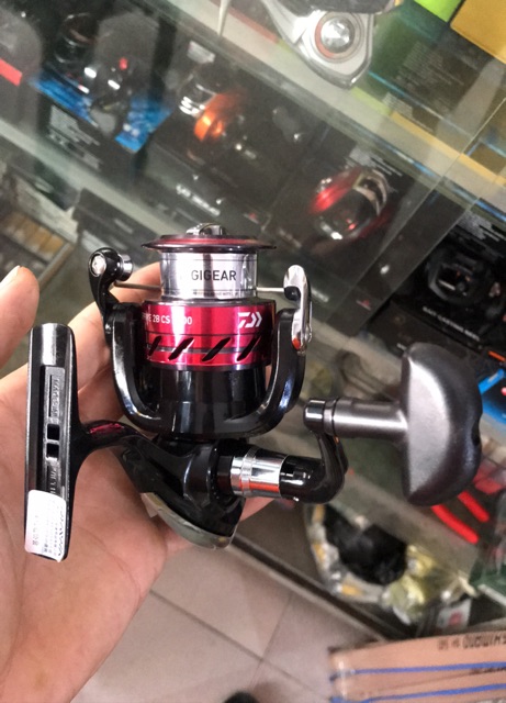 Máy câu cá DAIWA sweepfire chính hãng DAIWA - 2500 &amp; 4000 ĐỨC PHÁT FS