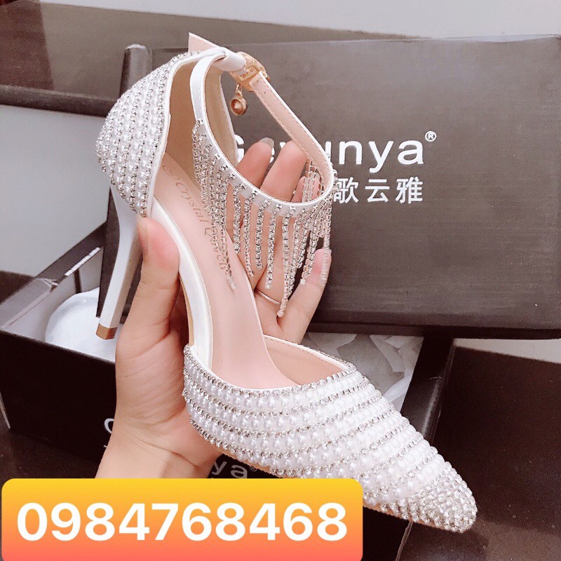 GIÀY CƯỚI ĐÍNH CHÂU PHỐI ĐÁ CAO CẤP( là hàng handmade thiết kế theo yêu cầu nên khách chắc chắn mới đặt hàng giúp shop)