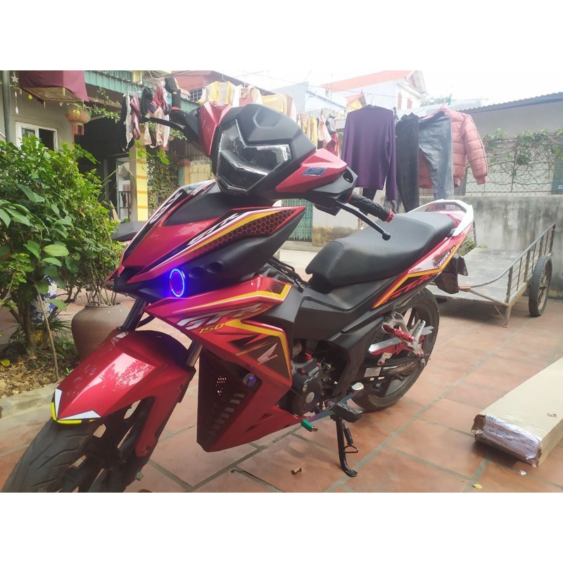 ( Quí khách vui lòng mang ra tiệm cho thợ dán ) xe Winner đỏ đen chỉ vàng