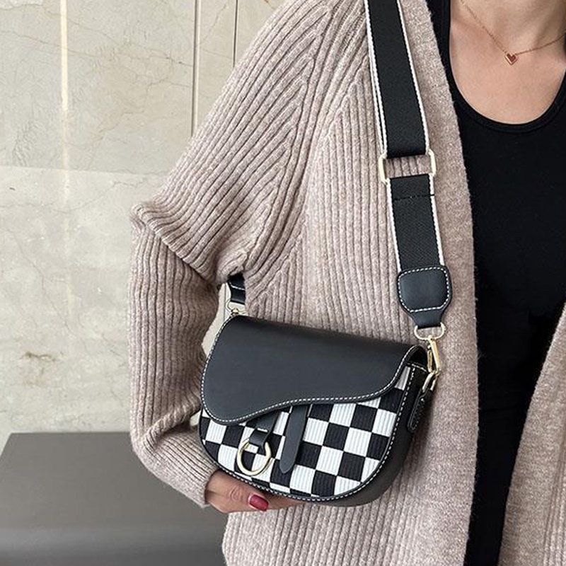 Túi Đeo Chéo Họa Tiết Caro Thời Trang Dễ Phối Đồ Cho Nữ