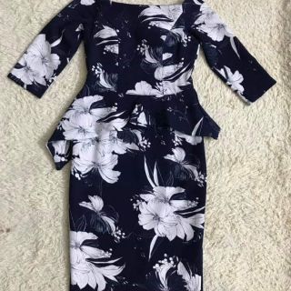 Đầm peplum