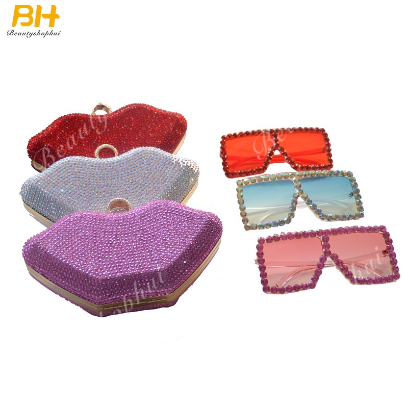 Túi xách nữ đính đá hình đôi môi độc đáo