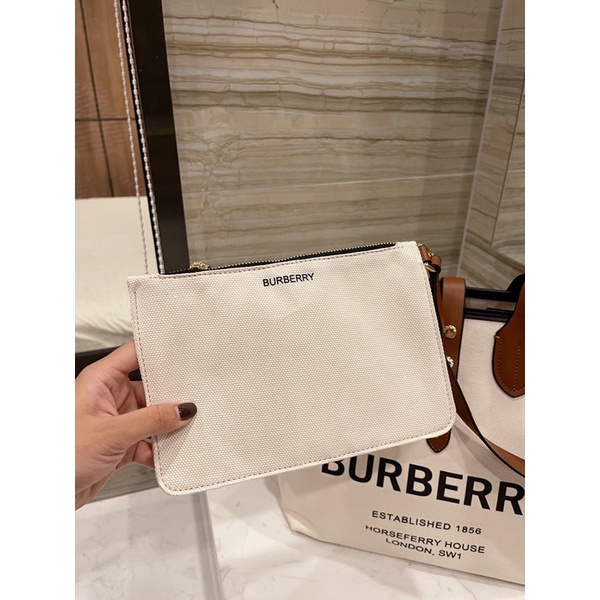 Túi xách nữ Burberry- cao cấp chuẩn Au nhập khẩu new fullbox