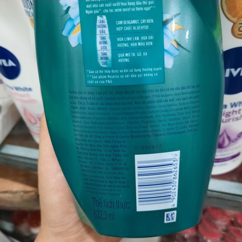 Dầu Gội Rejoice Hoa Lily 650g