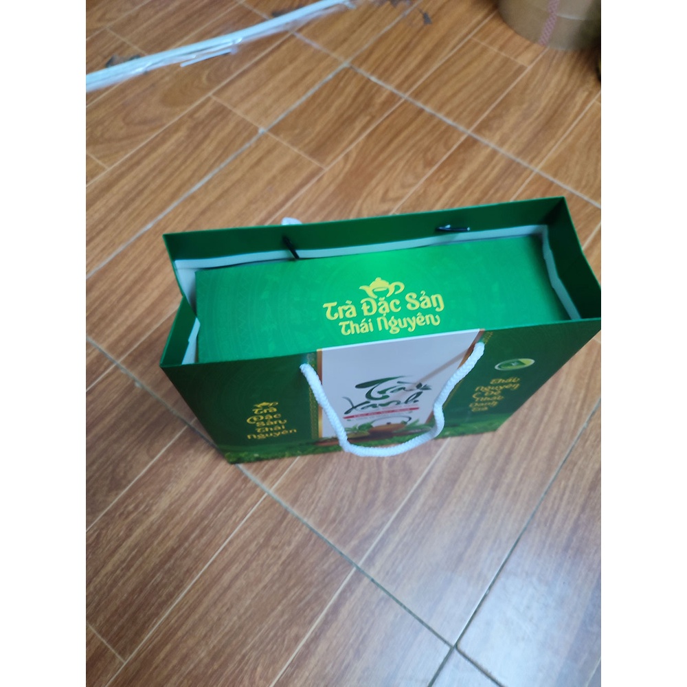 Hộp Tặng Trà Móc Câu Thượng Hạng - Hộp quà biếu - Chè Tân Cương Thái Nguyên Chính Hãng