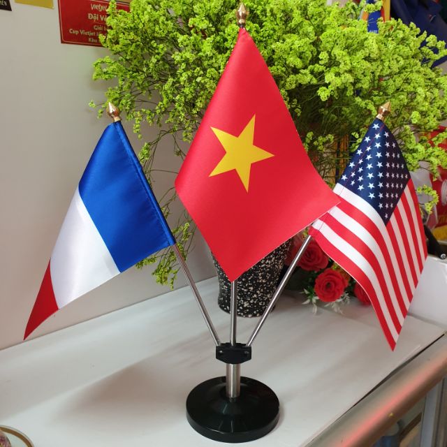Đế cắm cờ để bàn 3 lá