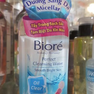 Nước tẩy trang biore.