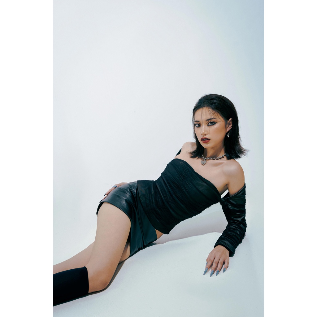 Áo trễ vai tay dài ôm body thiết kế | NOLAN TOP - CLÉLIE