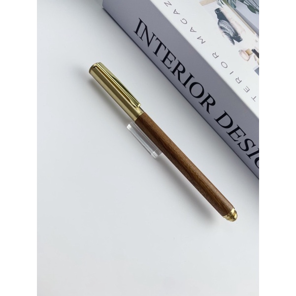 Bút bi bút ký thân gỗ nắp đồng
