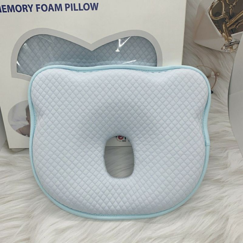 Gối cao su chống méo/bẹp đầu Mickey có lỗ thoáng cho bé sơ sinh
