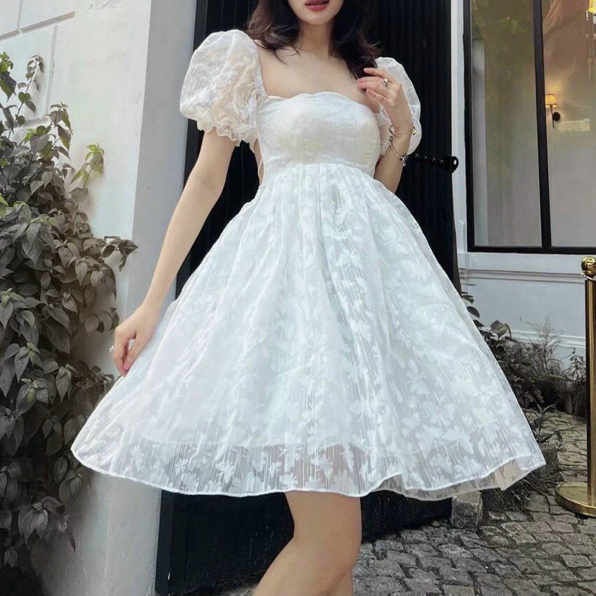 Đâm sexy tay bồng hở lưng fom xèo công chúa chất vải tơ hoa văn thêu bướm