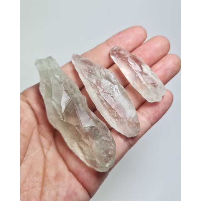 Thach anh xanh Prasiolite thô tự nhiên có 3 kích cỡ dùng thanh tẩy, làm handmade, sưu tầm..