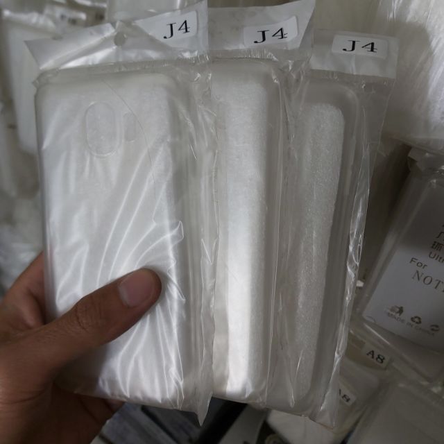 Bộ 3 chiếc ốp lưng cho galaxy j4 silicon trong suốt siêu mỏng(loại tốt)