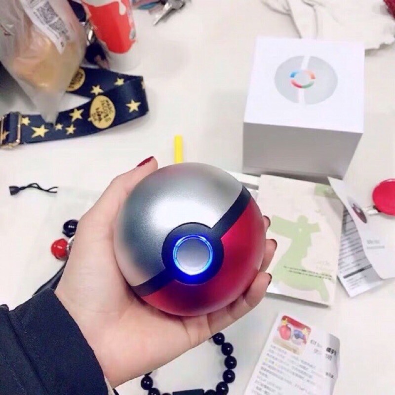 sạc dự phòng quả bóng pokemon