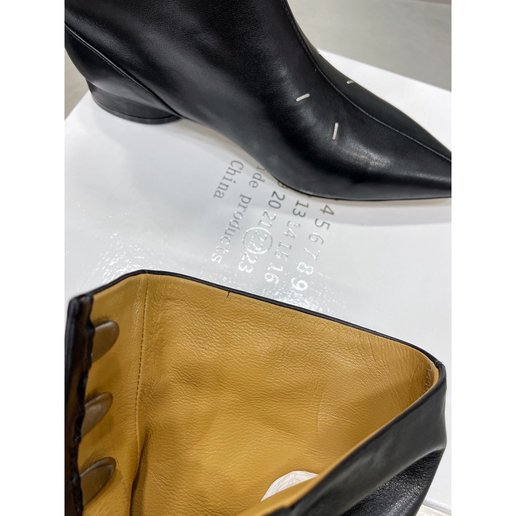 Boot nữ mũi nhọn thanh lịch Maison Margiela da thật với lớp lót bông ấm áp