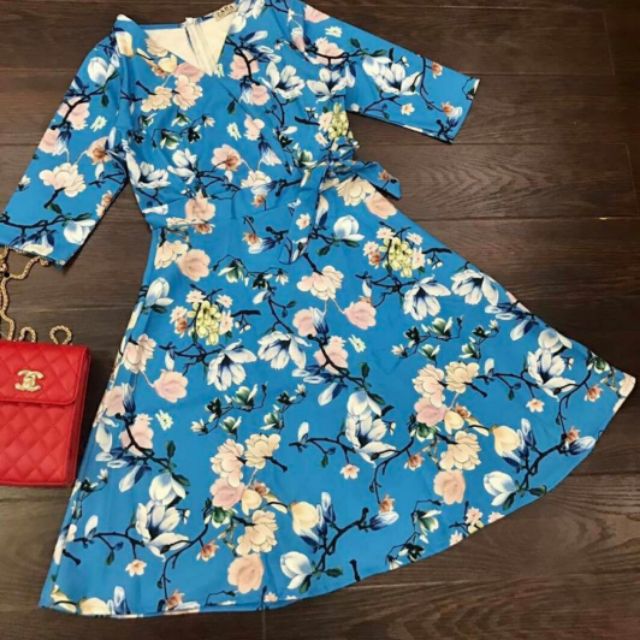 Đầm xoè cột nơ