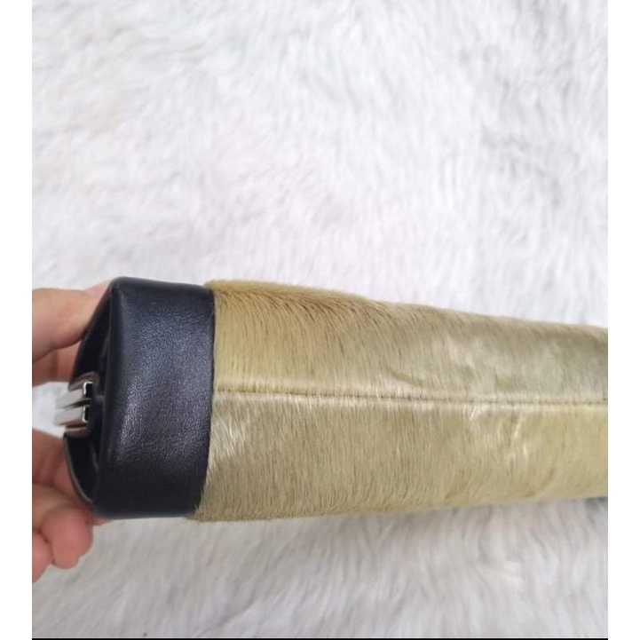Ví lông hải cẩu.