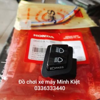 Nút Passing SH tặng kèm giắc cấm gắn cho nhiều dòng xe.