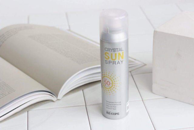 KEM CHỐNG NẮNG DẠNG XỊT CRYSTAL SUN SPRAY SPF 50+ PA+++