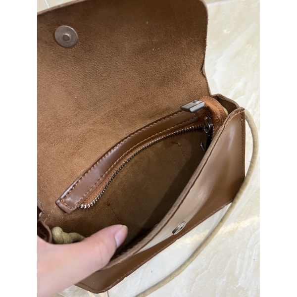 Túi si lạ màu nâu
