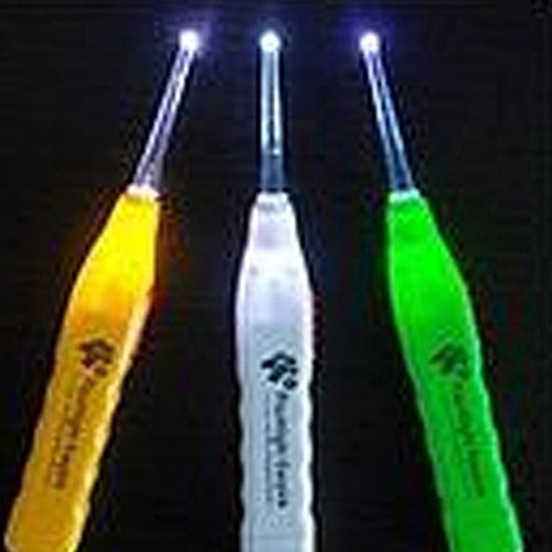 Đồ ráy tai có đèn led thời trang an toàn sử dụng không đau dành cho bé