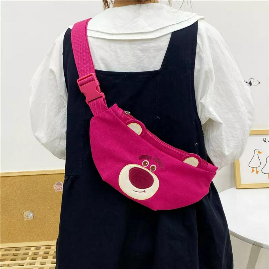 Túi Đeo Chéo Hình Gấu Dâu Disney Lotso - Túi Đeo Gấu Hoạt Hình Dễ Thương Adi