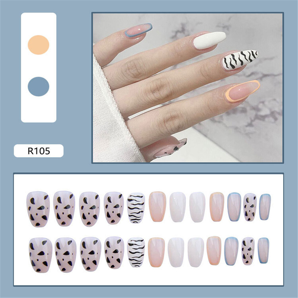 (Hàng Mới Về) Miếng Dán Móng Tay Hình Bông Tuyết Phối Màu Tương Phản Cho Nữ