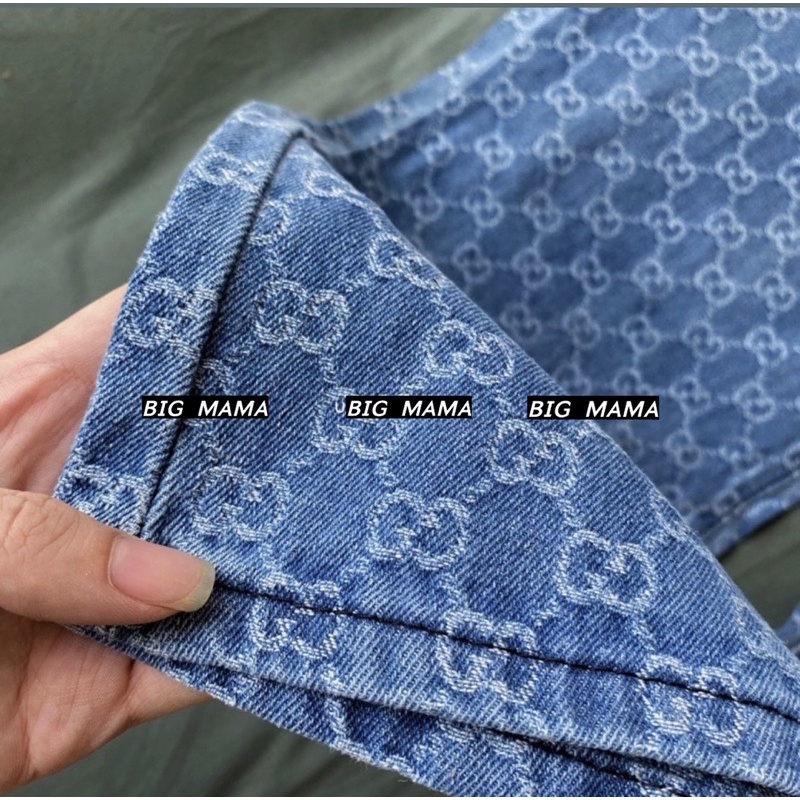Quần jean ống suông màu xanh hoạ tiết GC