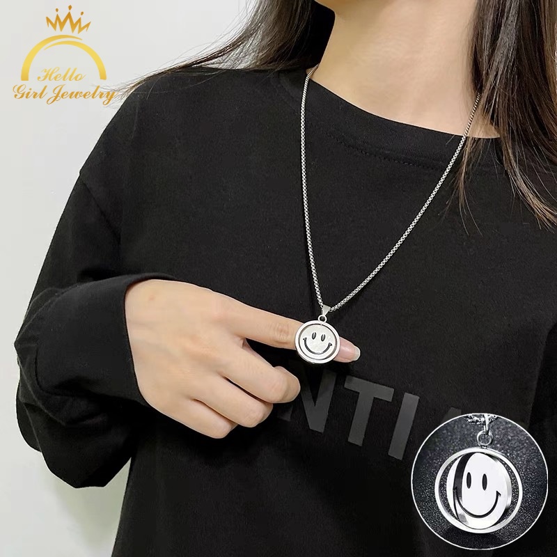 Vòng cổ Thép Titan Mặt Hình Mặt Cười Hello Kitty Có Thể Xoay Được Cá Tính Cho Nam Nữ