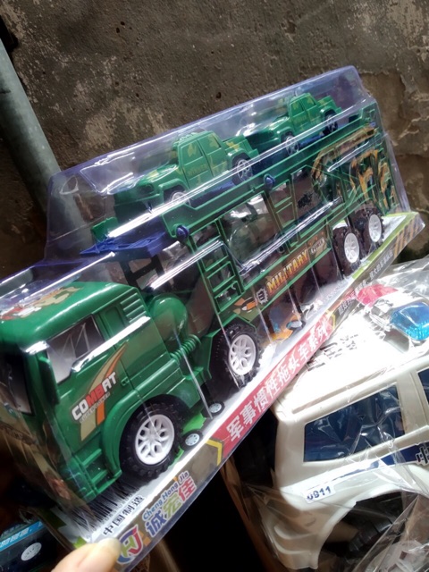Đồ chơi xe 2 tầng chở 4 ô tô
