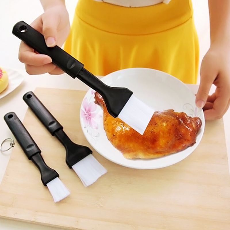 ❤❤ 2PCS Durable Portable Barbecue Brush Plastic Handle Nylon Oil Brush Outdoor